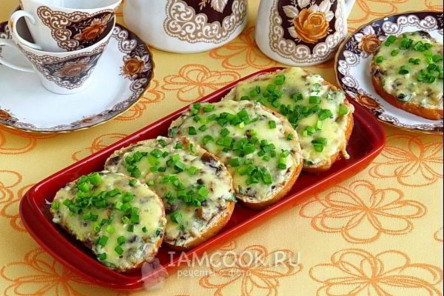 Рецепт тартинок с грибами и творогом