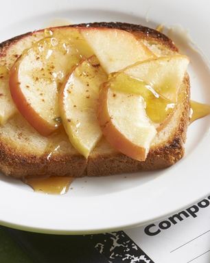 Хлебные тосты с яблоками