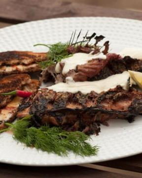 Копче ные караси с томатными тостами