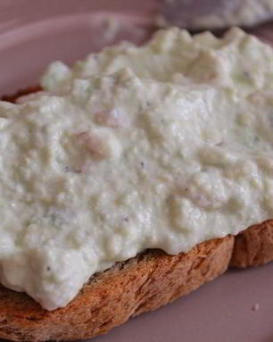 Тост с авокадо и творожком