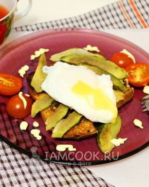 Тосты с авокадо и яйцом пашот