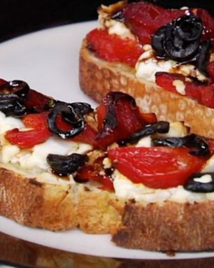 Тосты с козьим сыром