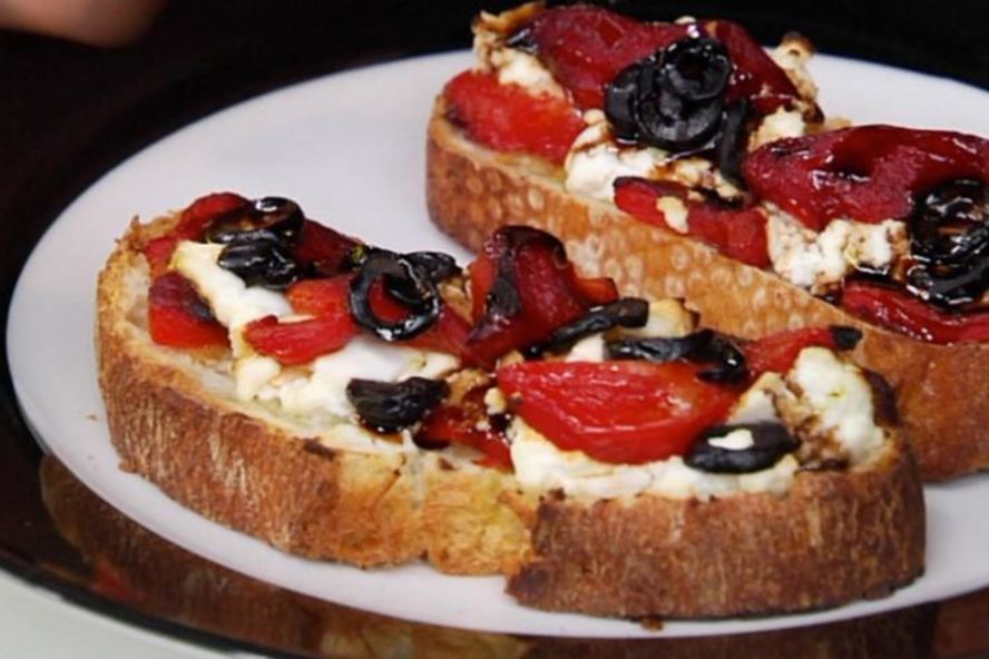 Рецепт тостов с козьим сыром