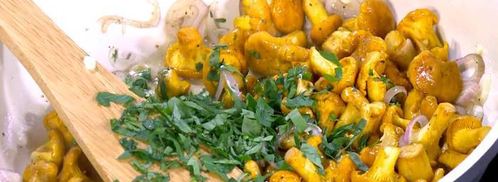 тосты с лисичками и лимонным сыром. Шаг 8