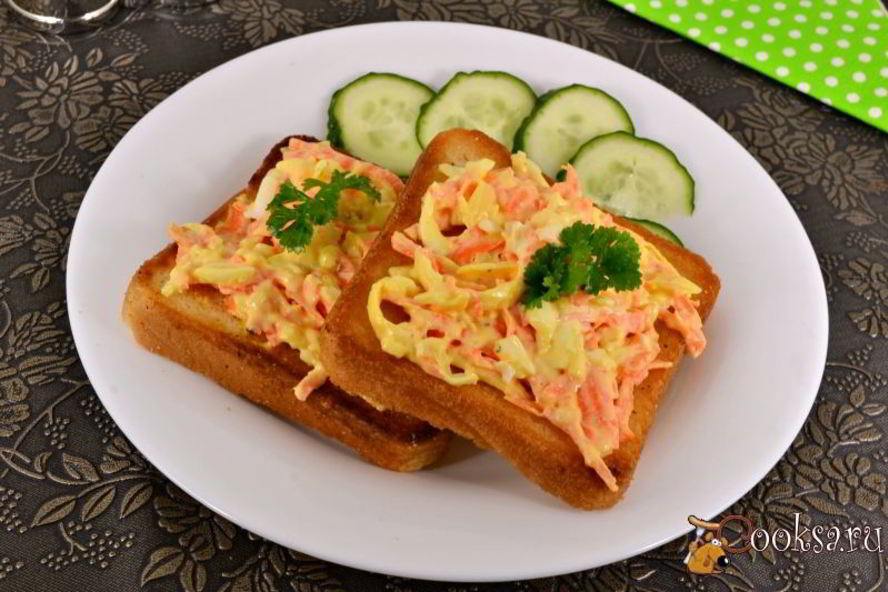 Рецепт тостов с морковно-сырным салатом