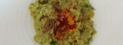 тосты с пастой из авокадо, огурцом и редисом. Шаг 3