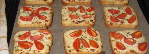 тосты с сырным соусом и помидорами черри. Шаг 10