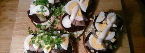 закусочные тосты с сельдью и печеной свеклой. Шаг 13