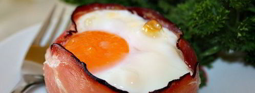 глазунья с сыром и помидорами в беконе. Шаг 5