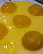 Торт Яичница с персиками