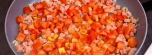 яичница с ветчиной и помидорами. Шаг 7