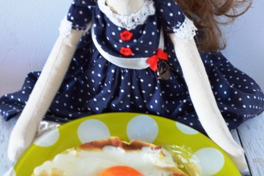 Рецепт яичницы в блинном конвертике