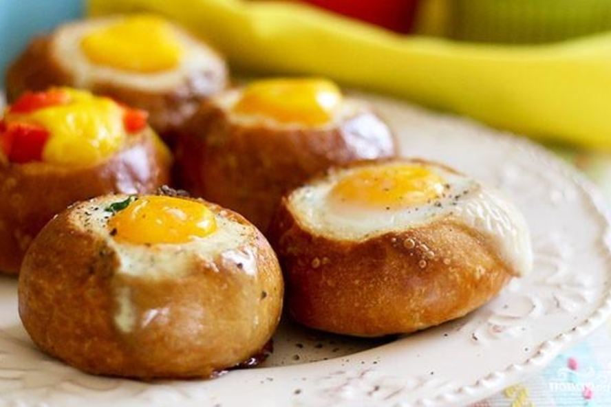 Рецепт яичницы в хлебном горшочке