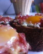 Яичница в хлебном стакане