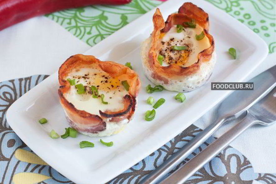 Рецепт яичницы в корзиночках из бекона