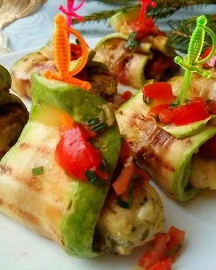 Закуска из кабачков с рыбой на шпажках