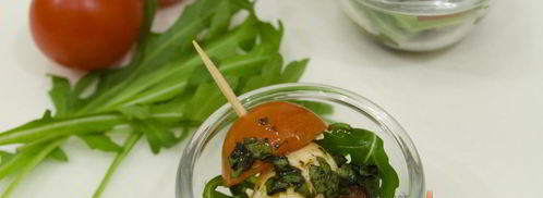 закуска из моцареллы с помидорами на шпажках. Шаг 7