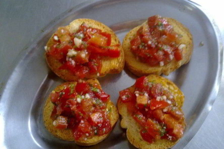 Рецепт закуски сухари с помидорами