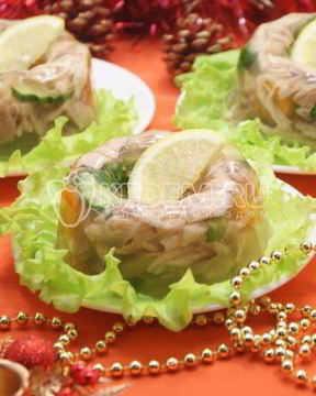Заливное из курицы Новогоднее