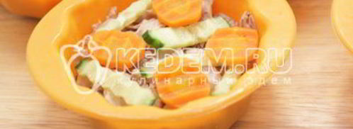 заливное из курицы новогоднее. Шаг 8