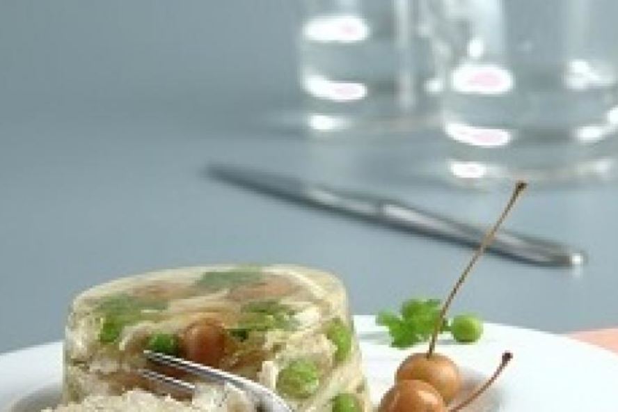 Рецепт заливного из курицы со сливами