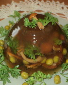 Заливное с ветчиной и опятами