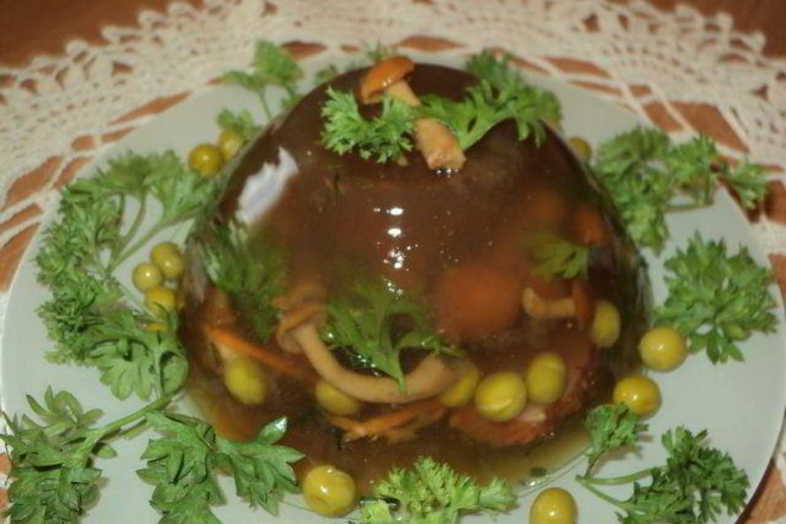 Рецепт заливного с ветчиной и опятами