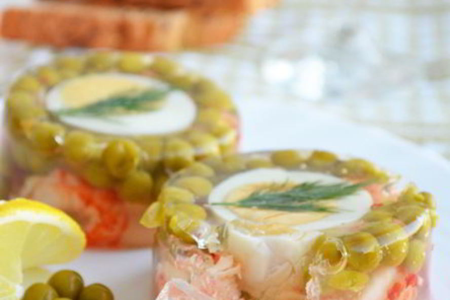 Рецепт заливного с яйцом и креветками