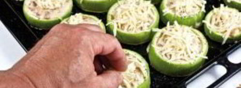 грибной жульен в кабачковых кокотницах. Шаг 9