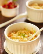 Куриный жюльен в сливочном соусе с золотистой корочкой из пармезана