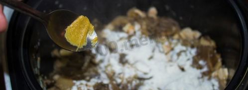 жульен в мультиварке с курицей и грибами. Шаг 11