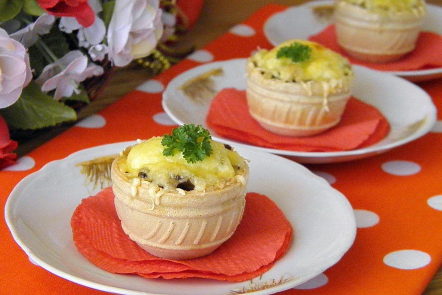 Рецепт жульена в тарталетках с грибами и курицей