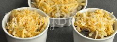 жюльен с курицей и грибами. Шаг 10